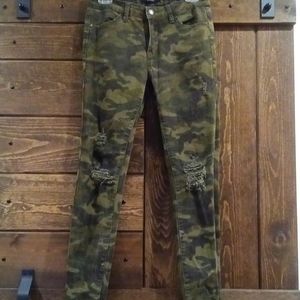 Distressed Judy Blue Camo Skinny Jeans Size 28 waist